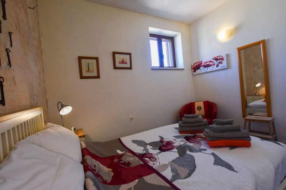 We have 9 bedrooms (5 doubles, 2 doubles, 1 triple and 1 single)
