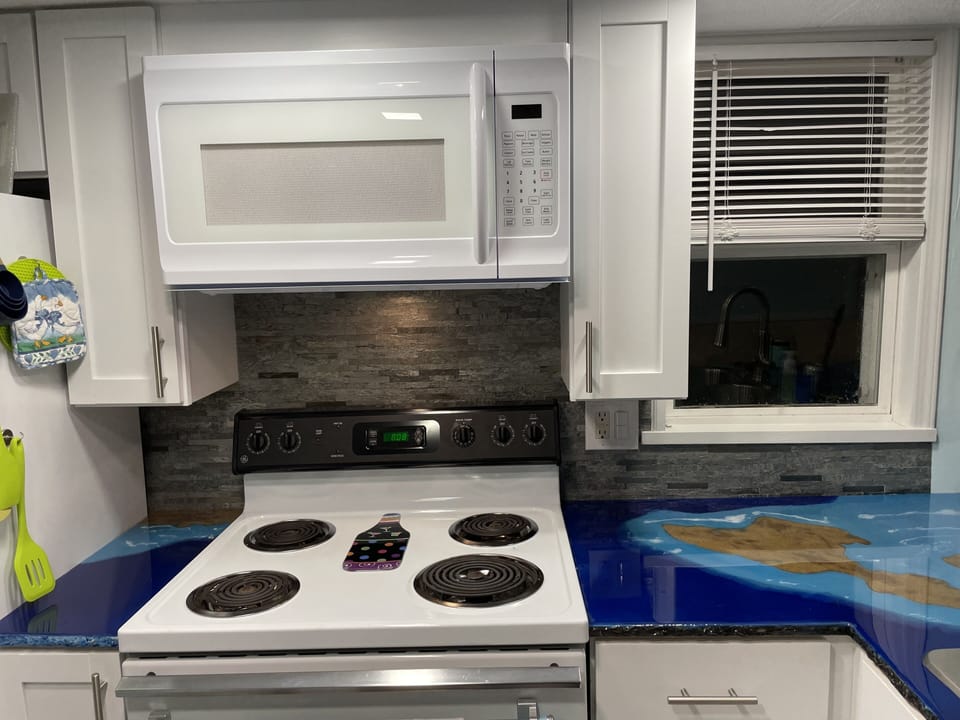 New back splash installed Sept 2021