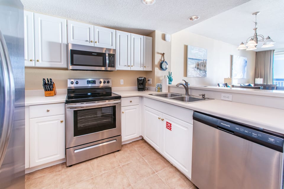 This kitchen has everything you need!