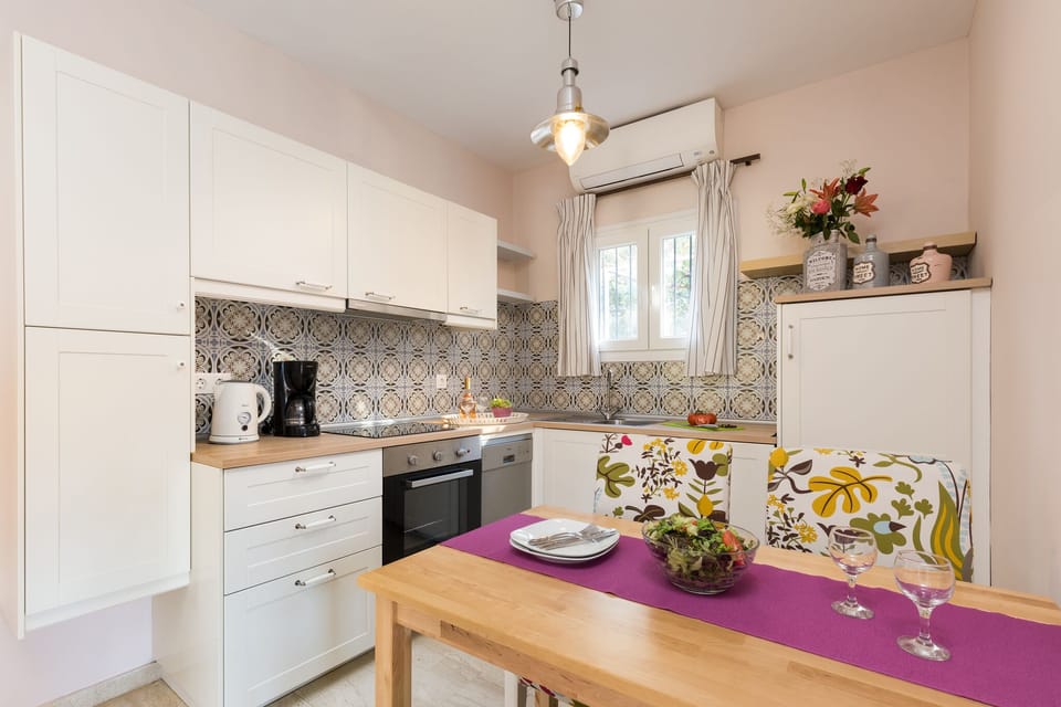 Anemone Apartment Agios Stefanos- kitchen
