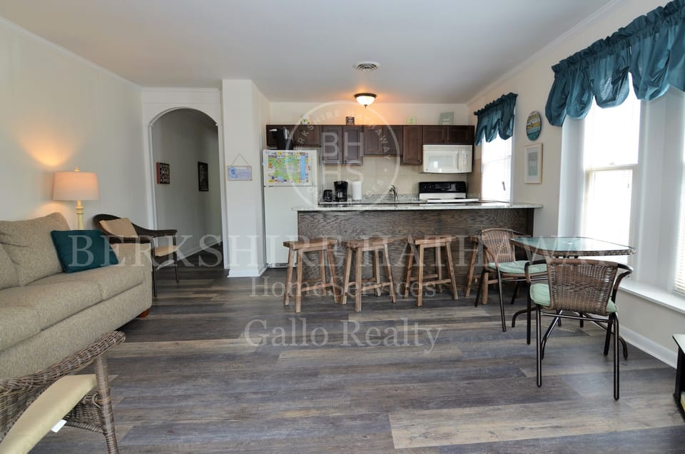Living Room Open to Kitchen
