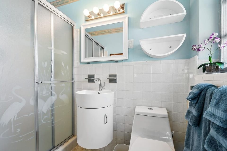 Master bath with shower