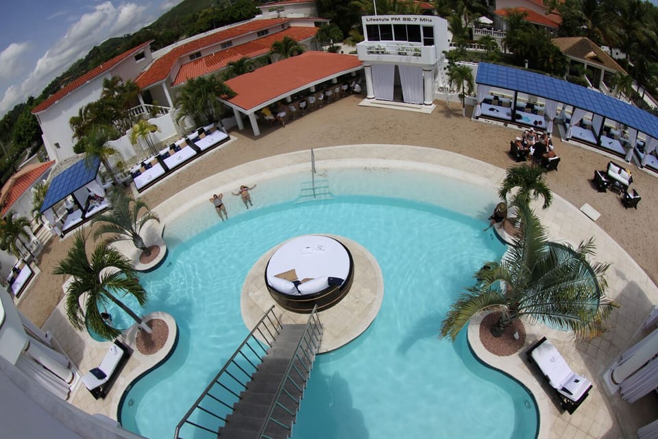 VIP POOL