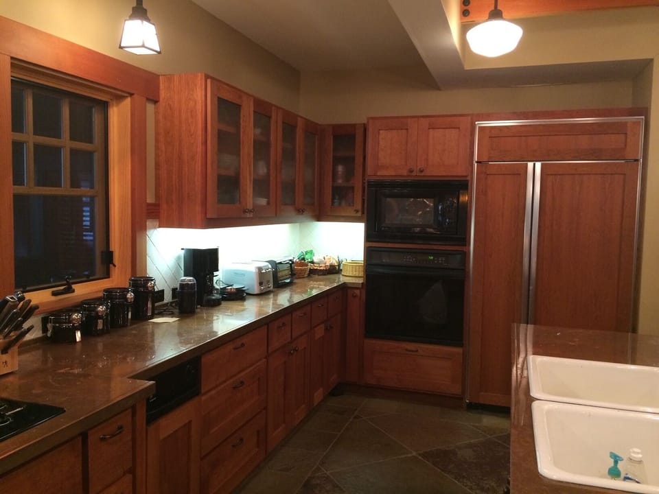 Kitchen, double dishwahsers, overn, microwave,; fully stocked