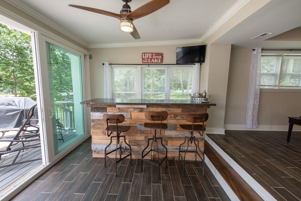 Bar and TV in the Sunroom 