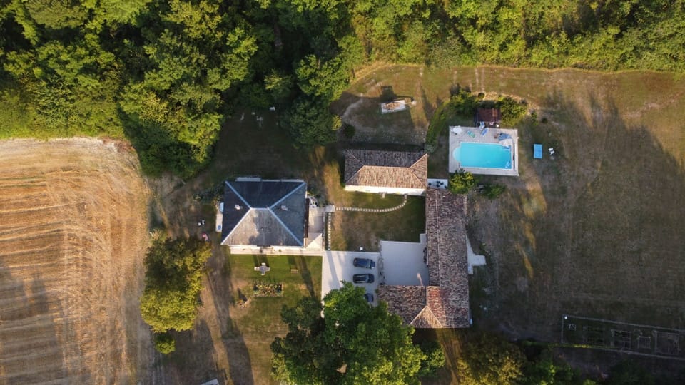 A drone shot of the whole property. The gite and pool are on the right hand side