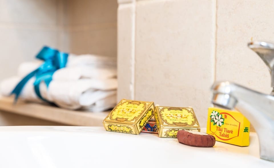 Bathroom amenities