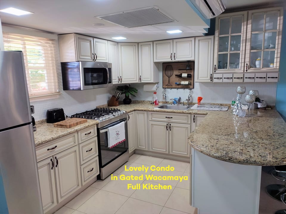 Full kitchen. Owner's version. Renovated 2021