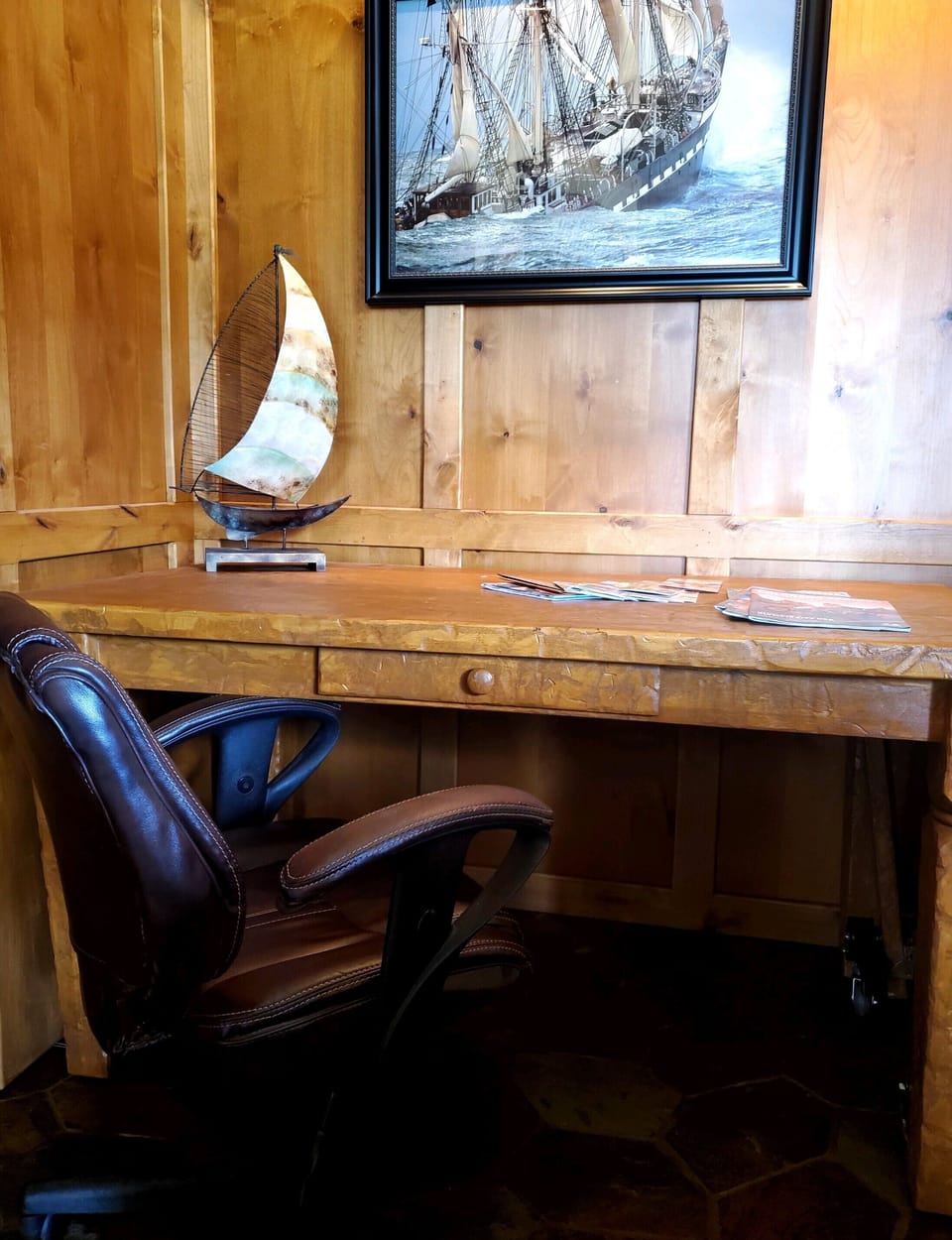 A comfortable work station for the digital nomads