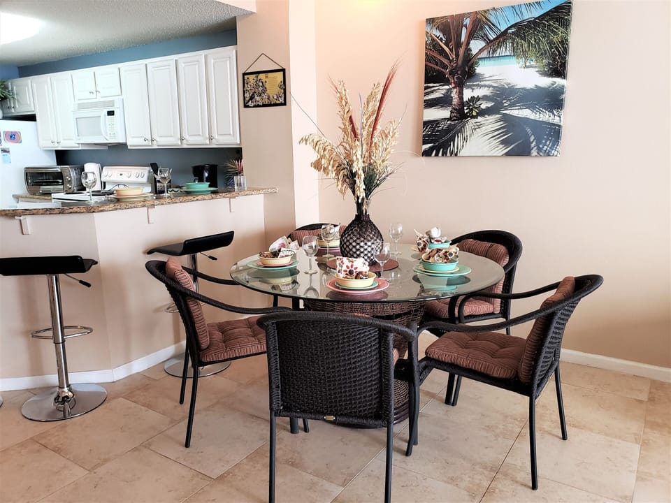 dining area - dining area