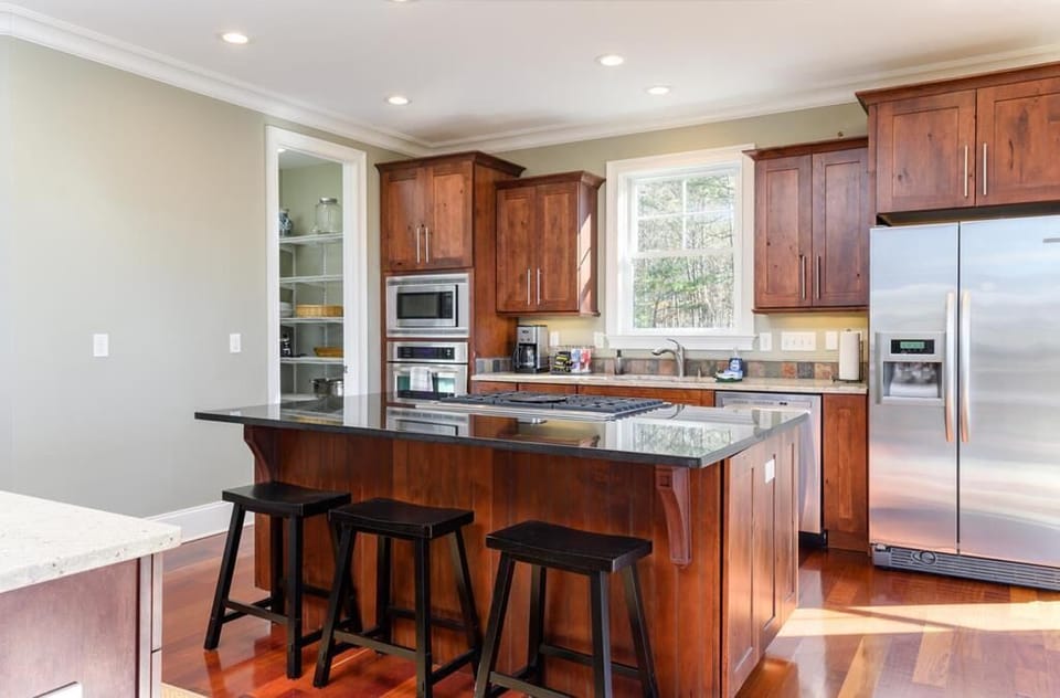 Professionally cleaned and fully equipped kitchen