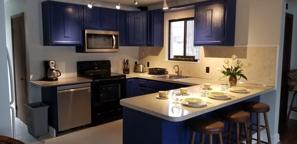 kitchen , main floor 