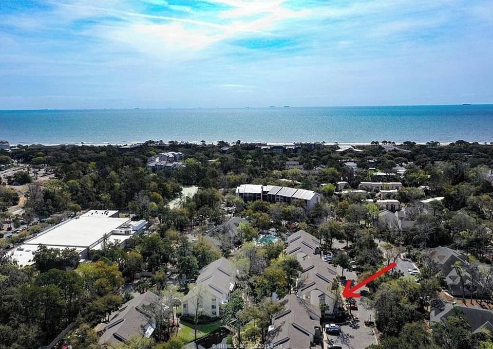 Walk to the beach from the villa is under 10 minutes. 