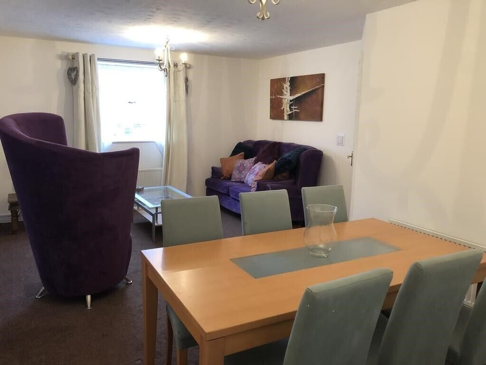 Dinning room overlooking the living room 