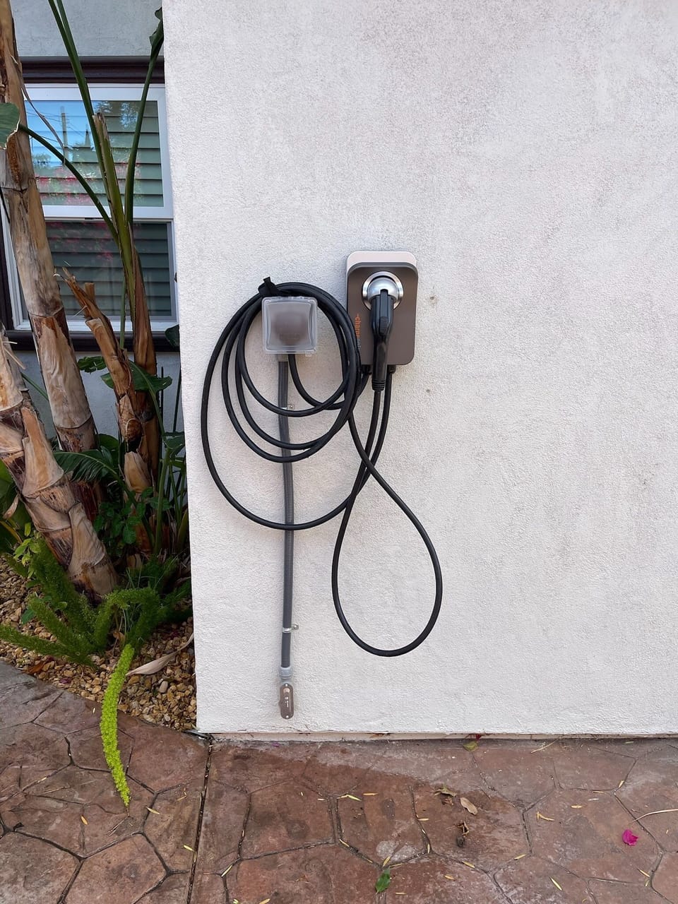 Complimentary EV charger level 2