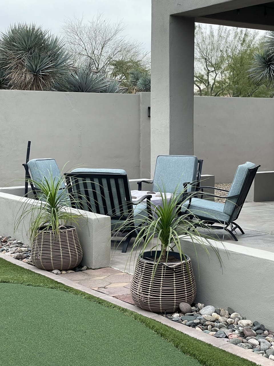 Outdoor Patio/Dining with propane fire pit