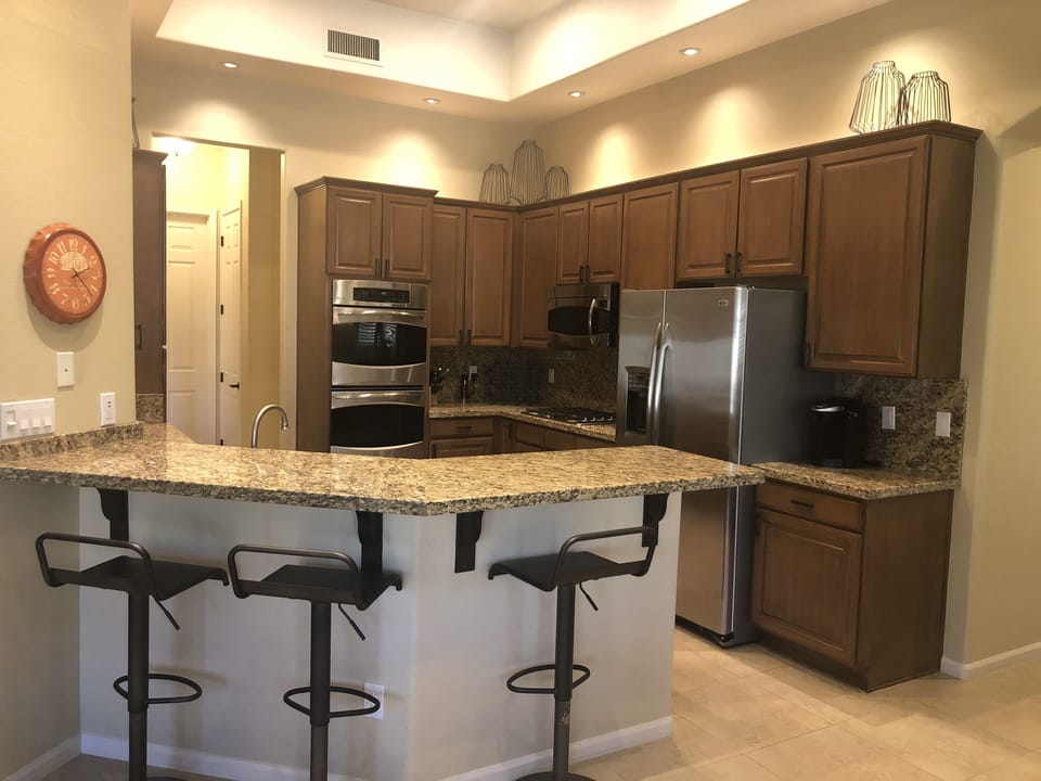Kitchen-Granite Counter tops, Double Oven, Gas Cooktop, Micro, Fridge/Freezer,
