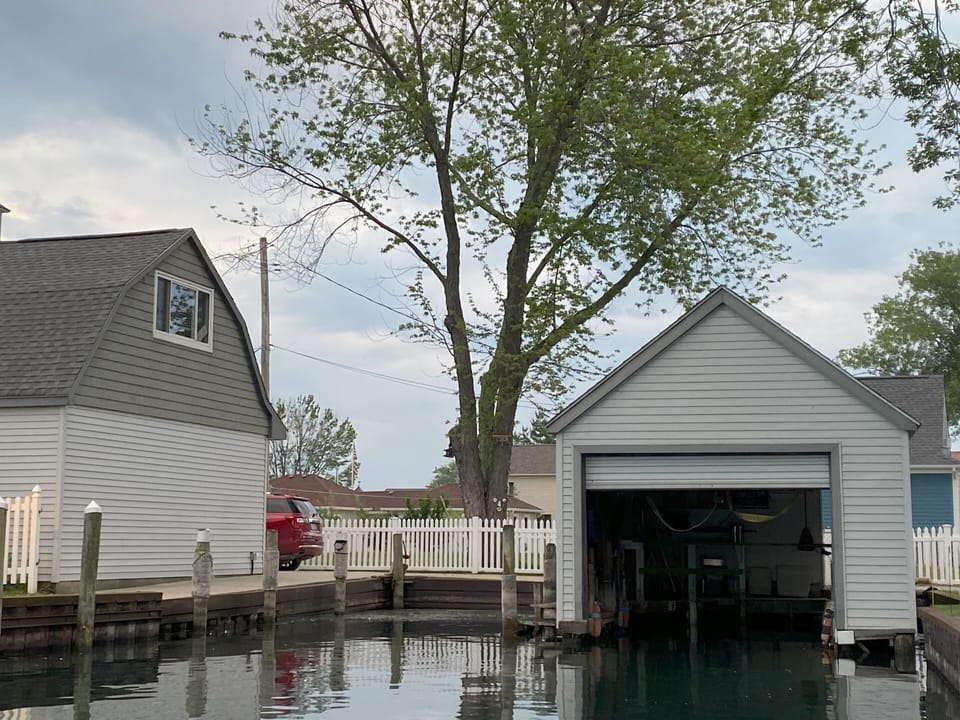 ONE outside slip.  BOATHOUSE NOT AVAILABLE TO RENTERS. 
