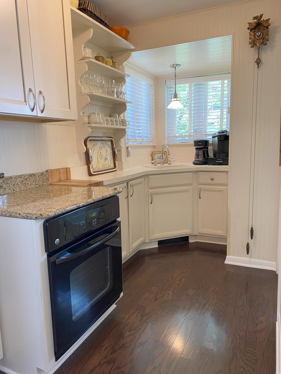 Coffee bar with 2nd oven
