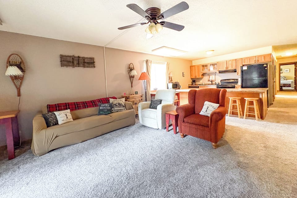 Living Room | Fireplace