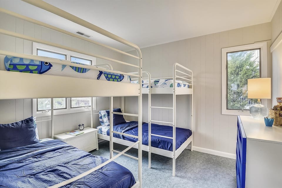 Upper Level,Bedroom,