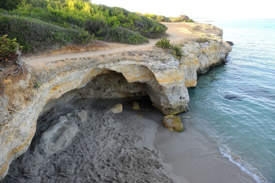Rock, Formation, Coast, Cliff, Shore, Outcrop, Bedrock, Geological Phenomenon, Coastal And Oceanic Landforms, Sea