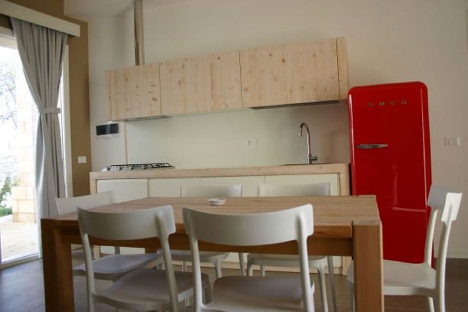 Room, Furniture, Property, Interior Design, Table, House, Building, Dining Room, Floor, Architecture