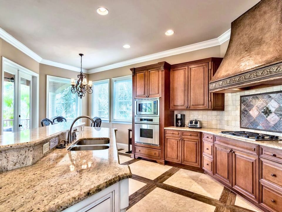 2nd Floor - Gourmet kitchen & Dining