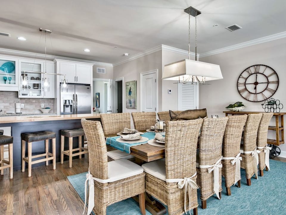 2nd Floor - 🍽️ Open-Concept Kitchen & Dining Area with seating for the whole group