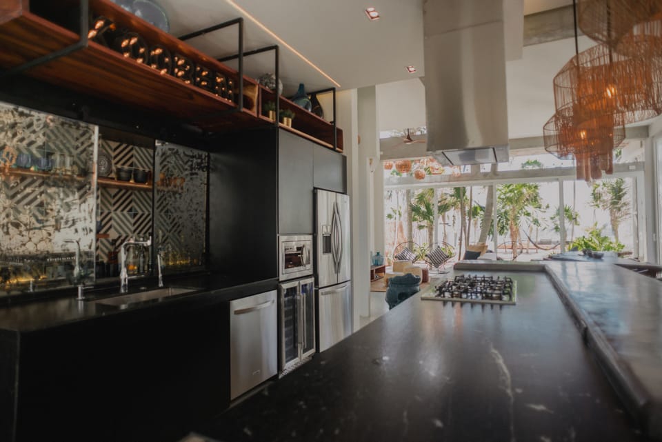Kitchen/Bar