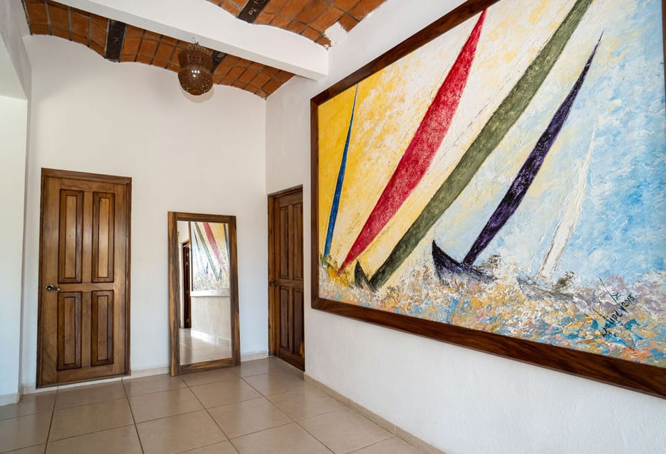 Hall for the 3 lobby rooms.