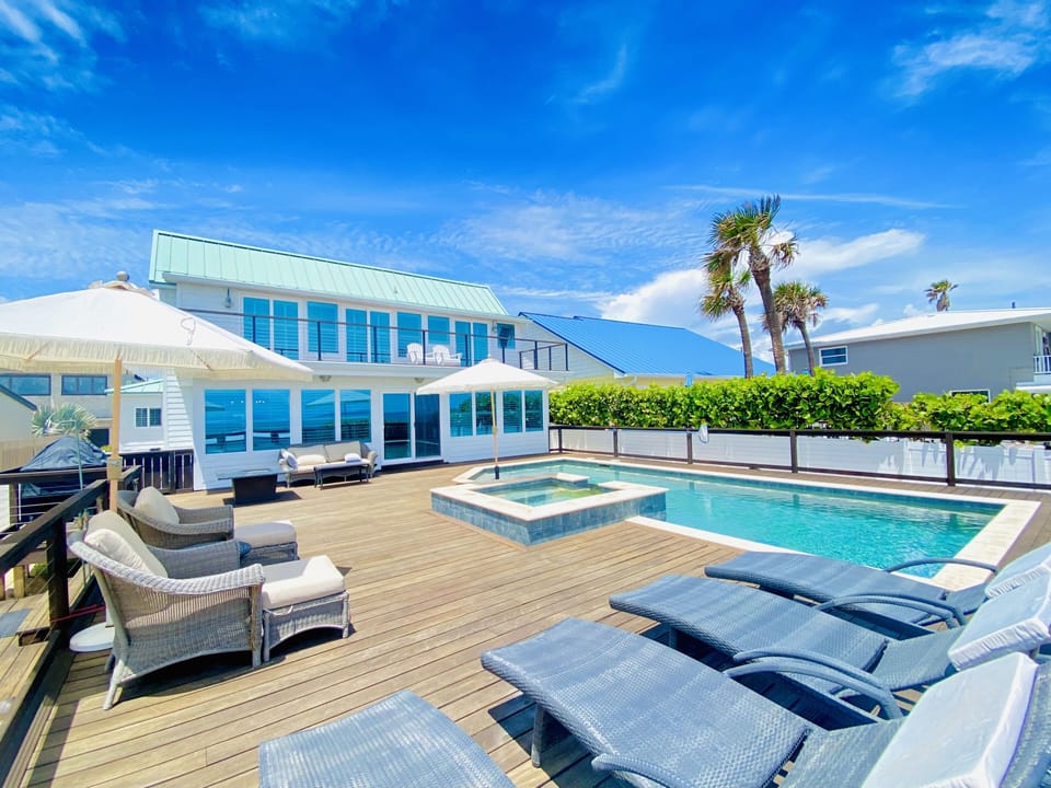 Sand Dollar Cottage Private Pool Area  | Direct Oceanfront 