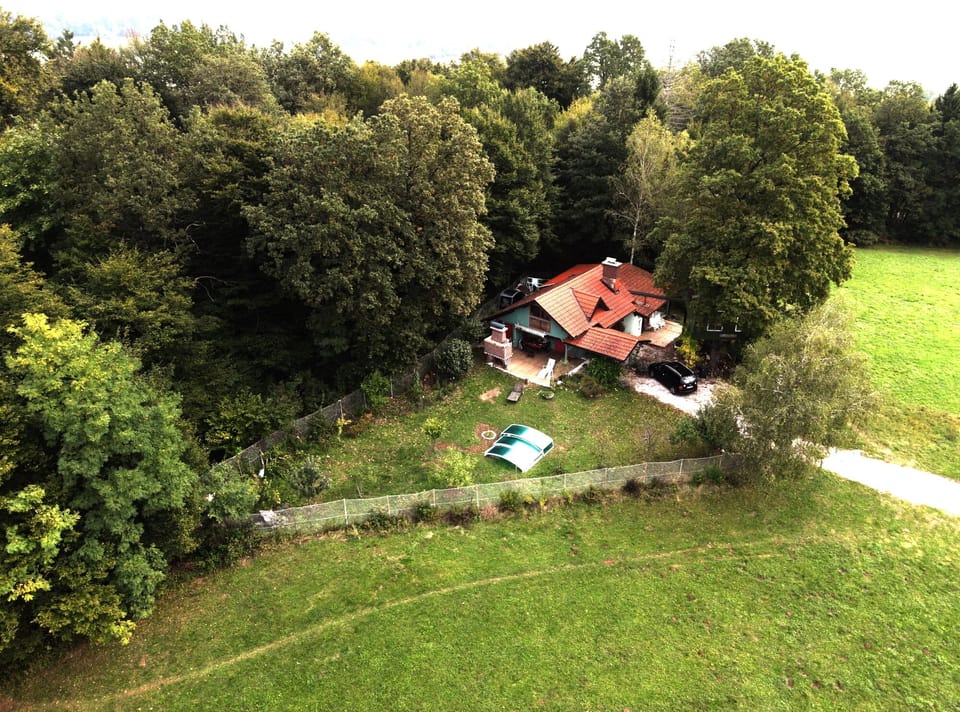pure nature only 19 minutes by car to Ljubljana. dog lovers welcome-fence