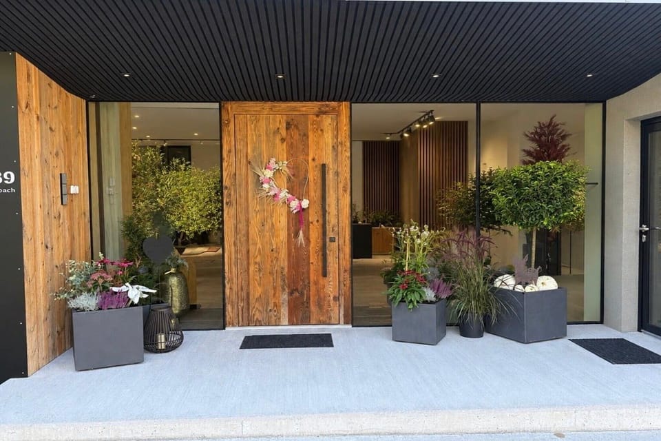 Entrance / Reception