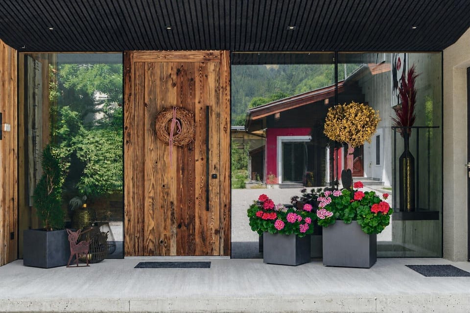 Entrance / Reception