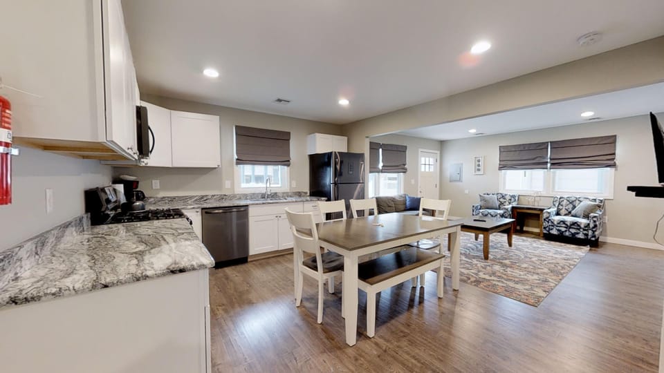Large upgraded kitchen with granite countertops