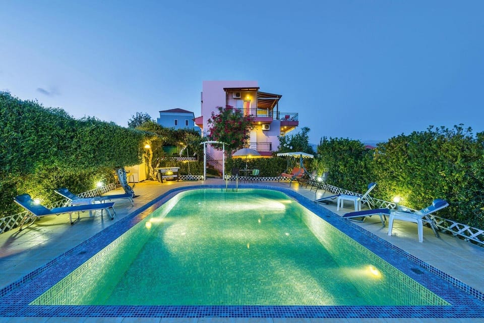 Holiday Home Swimming Pool