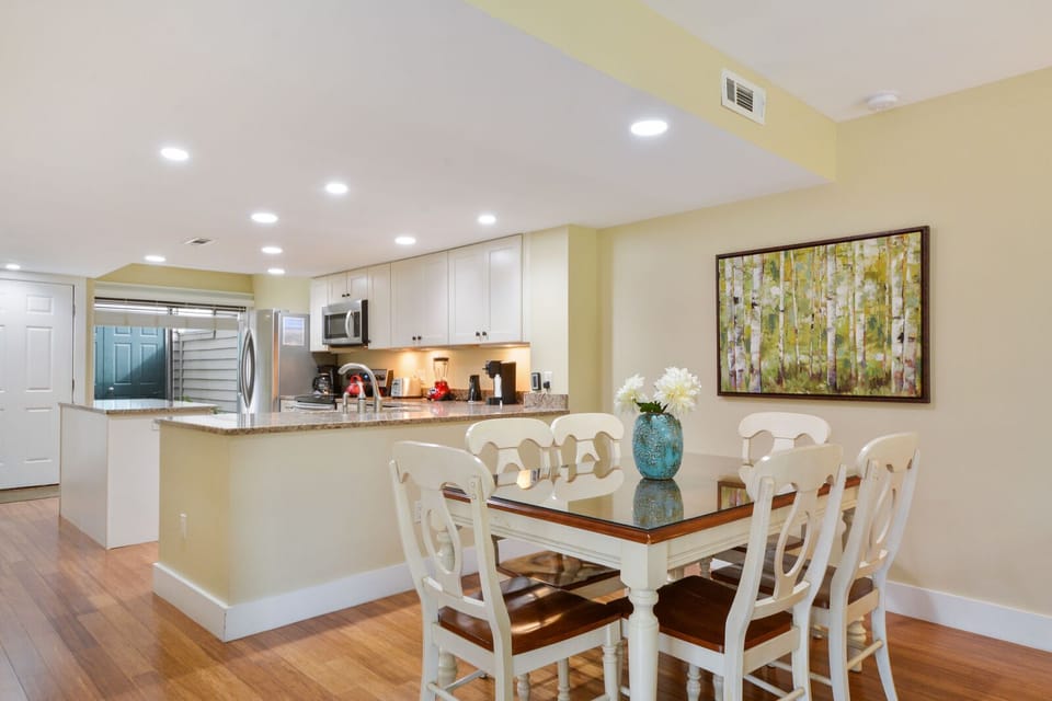 Dining Area/Kitchen
