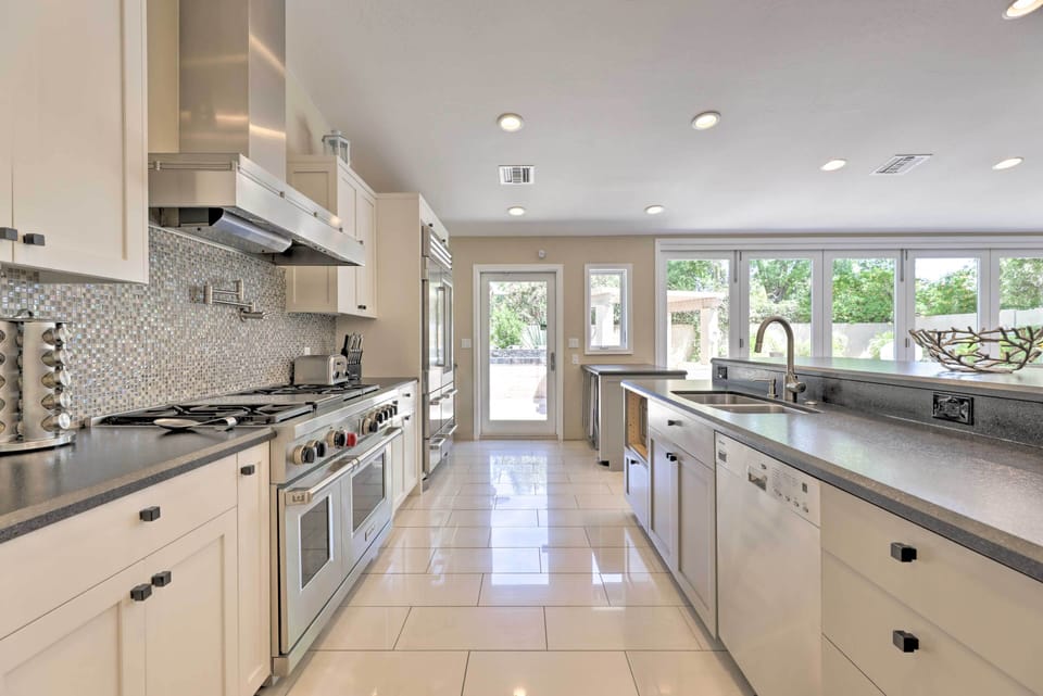 Fully Equipped Kitchen | Wolf Appliances | Spices | Knife Set