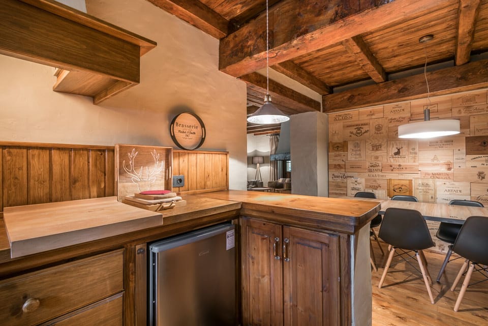 Lovely Open kitchen Casa Es Pletieus Totiaran, in Arties, Val de Arán