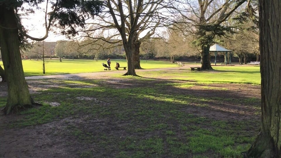 Clarence park  a Green Flag Award 25 acres only 2 minutes walk from this Airbnb