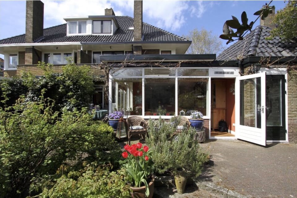 View from the garden to the kitchen
