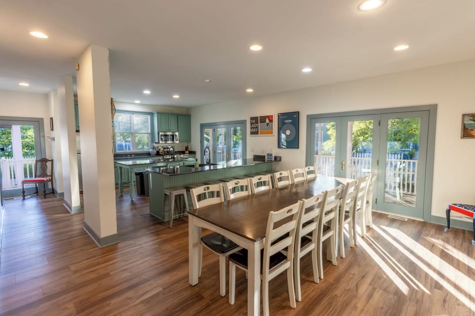 Main Level | Dining | Kitchen