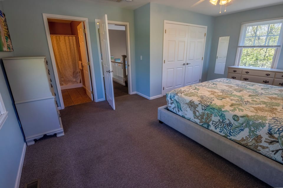 Second Level | Bedroom 6 | King | Attached Bath