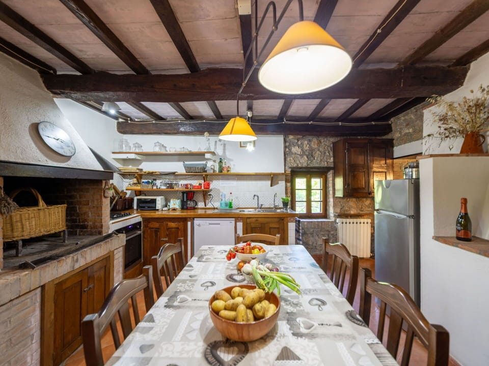 Furniture, Wood, Interior Design, Kitchen, Ceiling, House, Home, Flooring, Table, Countertop