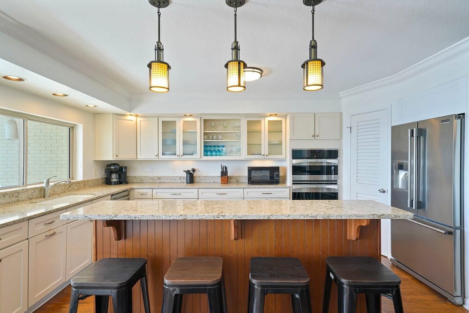 Beach Funatics - Miramar Beach - Kitchen