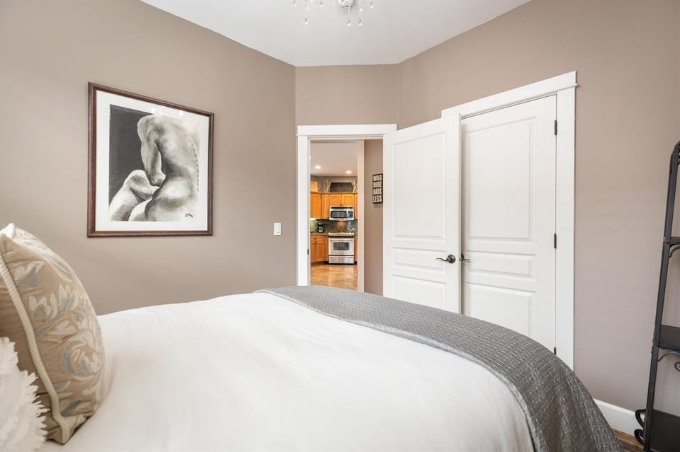 Queen room 3, lower level