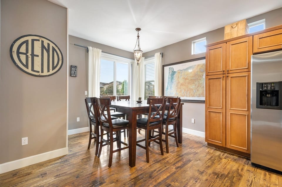 Seated dining for 8