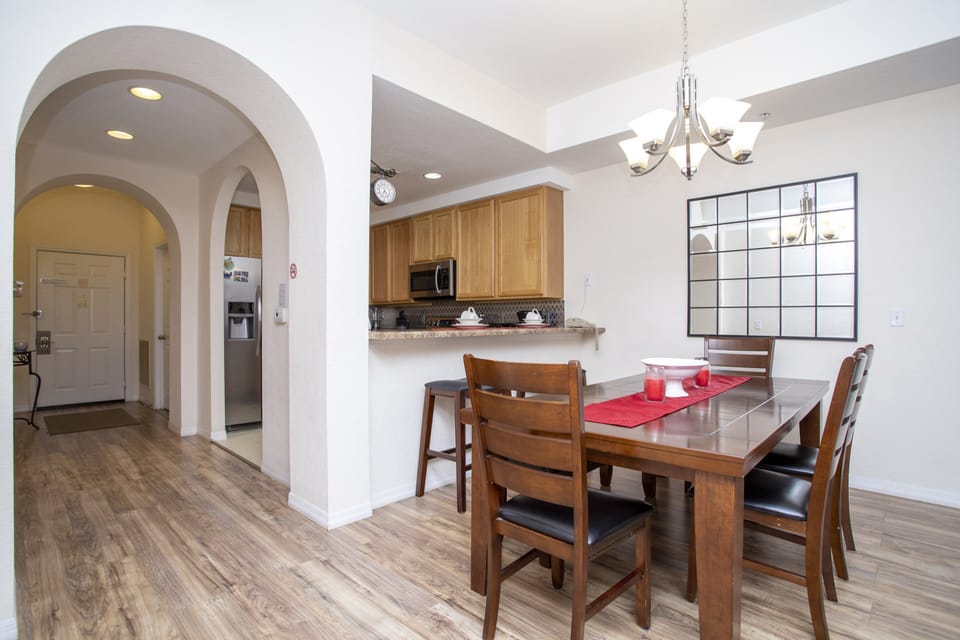 30-9051TreasureTroveLN.Unit106-1.020