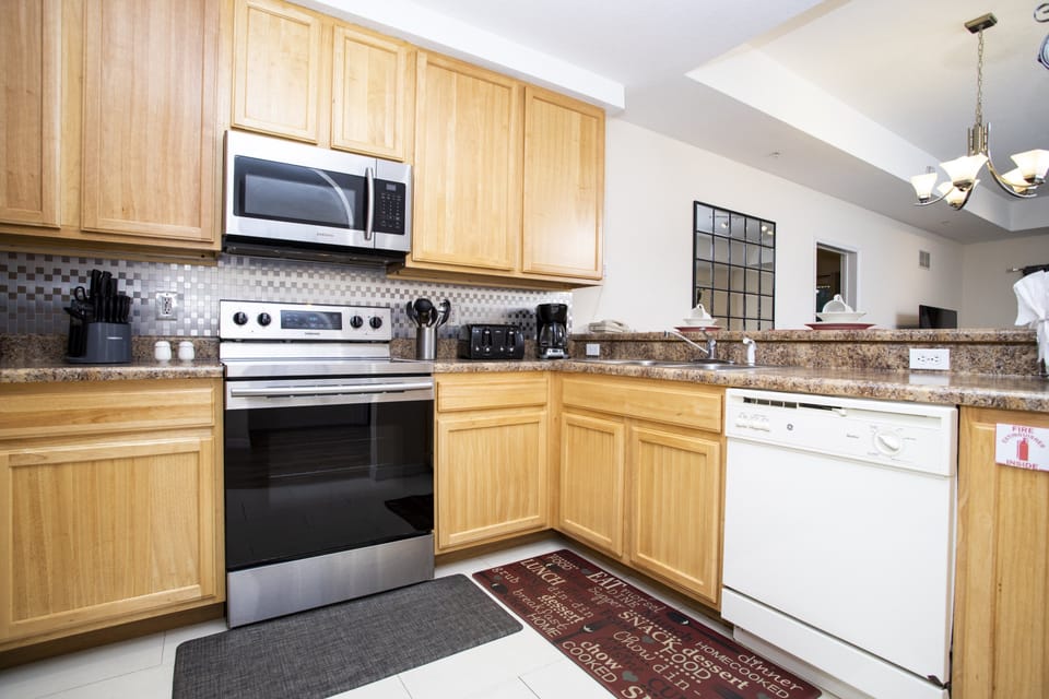 30-9051TreasureTroveLN.Unit106-1.018
